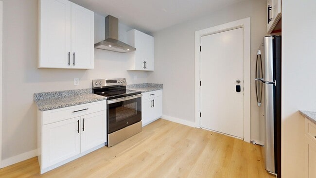 Building Photo - 273 Maverick St Unit 7