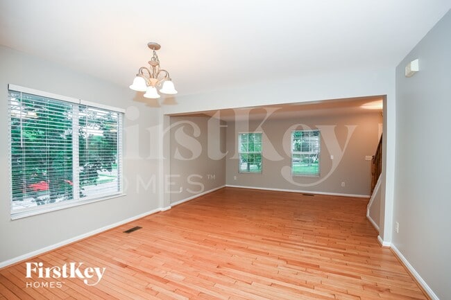 Photo - 6176 Fox Run Ln