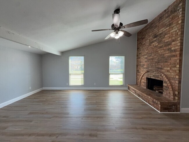 Photo - 8917 Vernon Dr