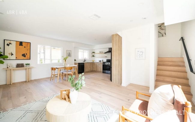 Photo - 2683 Roseview Ave Unidad 1/2