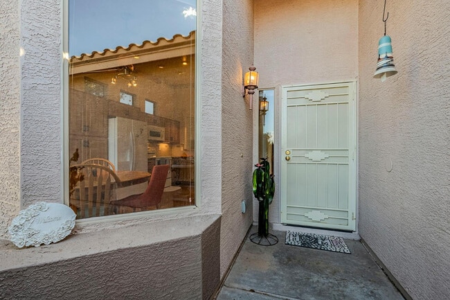 4269 E Cassia Ln