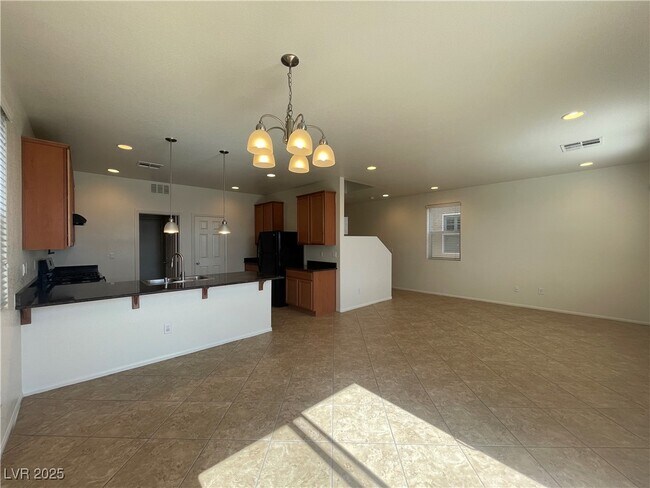 Photo - 10632 Summerbell St