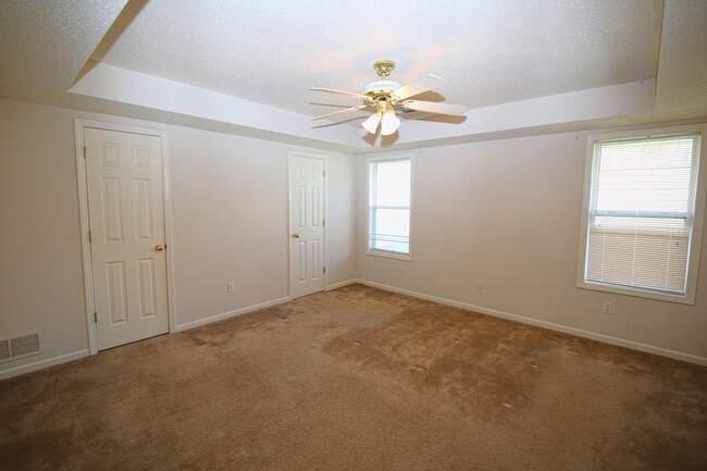 Building Photo - 407 SW Hoke Ln Rental