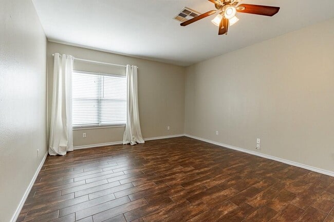 Photo - 6007 Fairway St