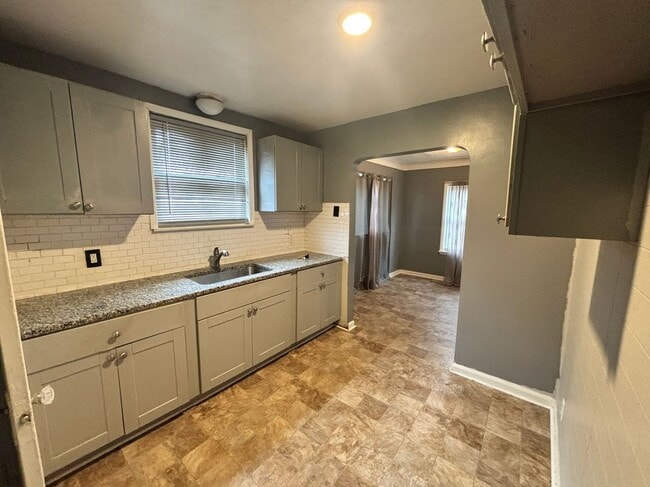 Photo - 15596 Eastwood St