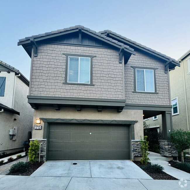 Building Photo - 1715 Tierra Ct Rental
