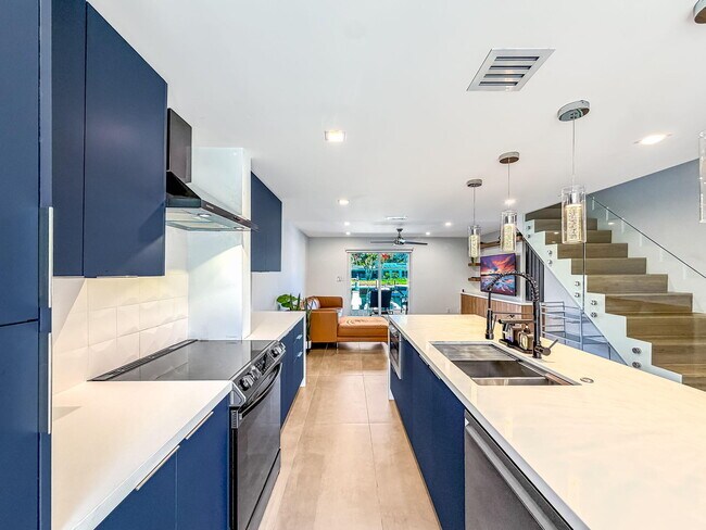 Photo - 2721 NE 15th St