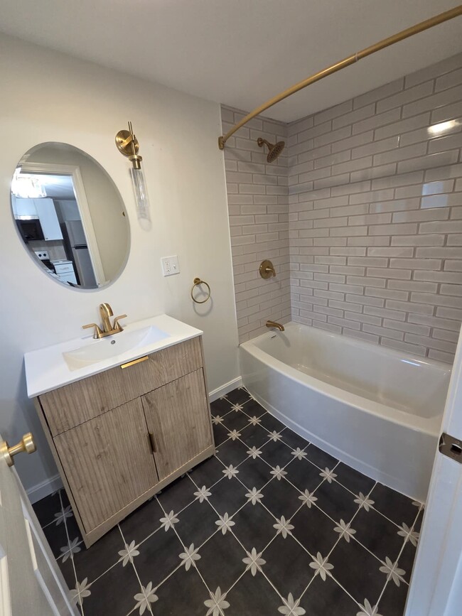 207 Cohannet St Unit 3L