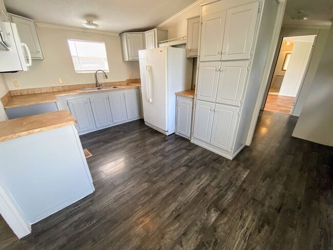 Photo - Convenient Bell City Rental | Just Minutes from the Helms Road LNG Park & Ride