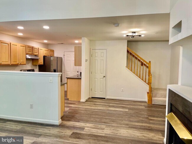 Photo - 1883 Crescent Park Dr