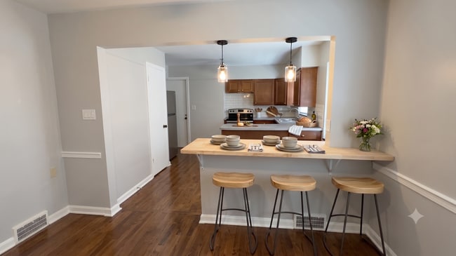 Kitchen 1 AI - 170 N. Rose Blvd Unit Apt. #1