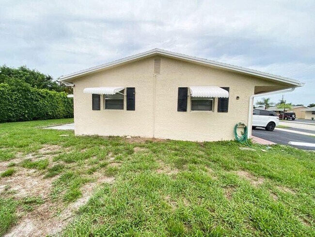 Photo - 2715 Ponce De Leon Blvd