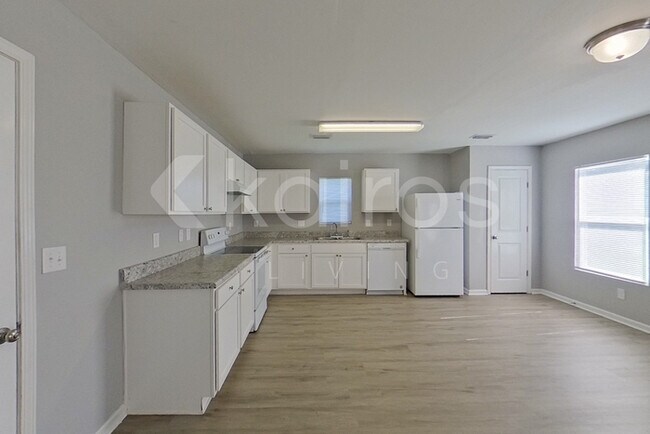 Photo - 2592 Catalina Ct