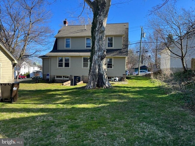 Photo - 194 Shewell Ave