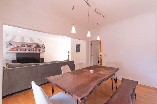 Photo - Amazing Downtown Campbell Location * Hardwood Floors * Spacious and Bright