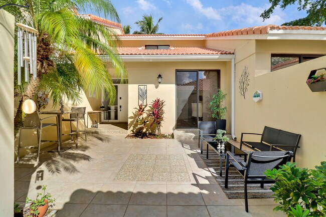 Photo - 204 Old Meadow Way