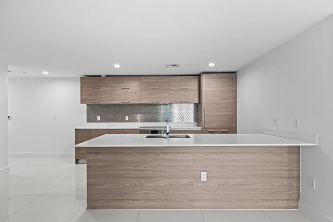 1300 S Miami Ave Unit 1810