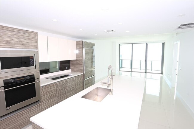 Photo - 460 NE 28th St Unit 3404