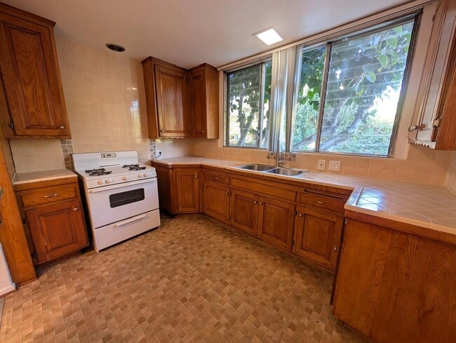 Building Photo - 4266 Fulton Ave Rental