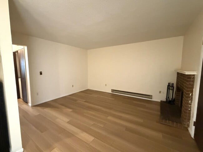 Photo - 1209 W Plum St
