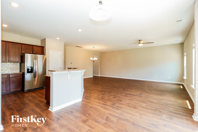 Photo - 343 Bradley Bend Dr