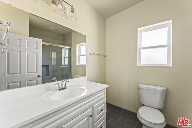 Photo - 5741 Simpson Ave