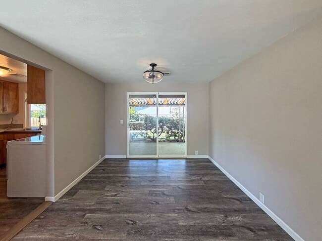 Photo - 184 Lynnbrook Dr