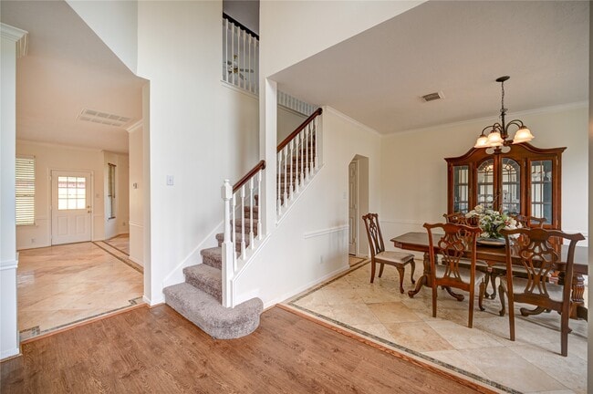 Building Photo - 11906 Dinosaur Valley Dr