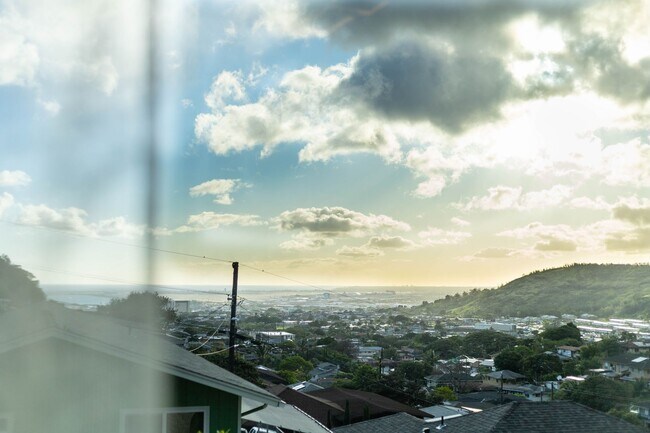 Photo - 1577 Pahulu St Unit Upstairs