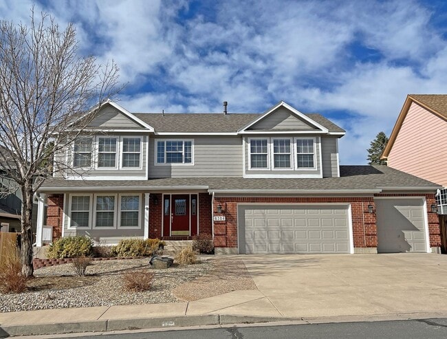 Building Photo - Spacious 5 bedroom, 2-story in Briargate