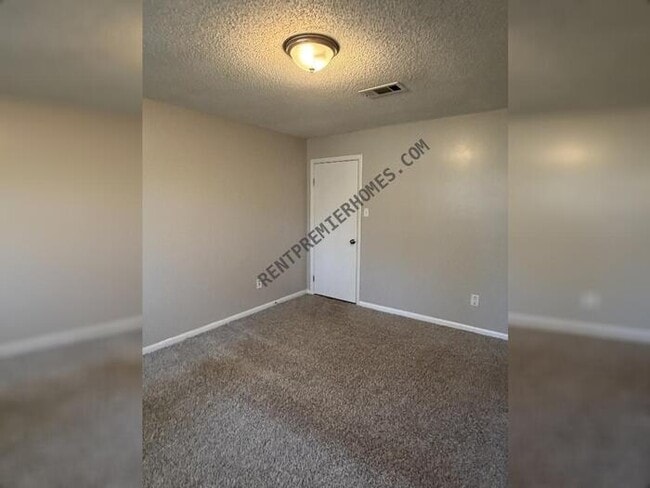 Photo - 8404 Shelley Dr