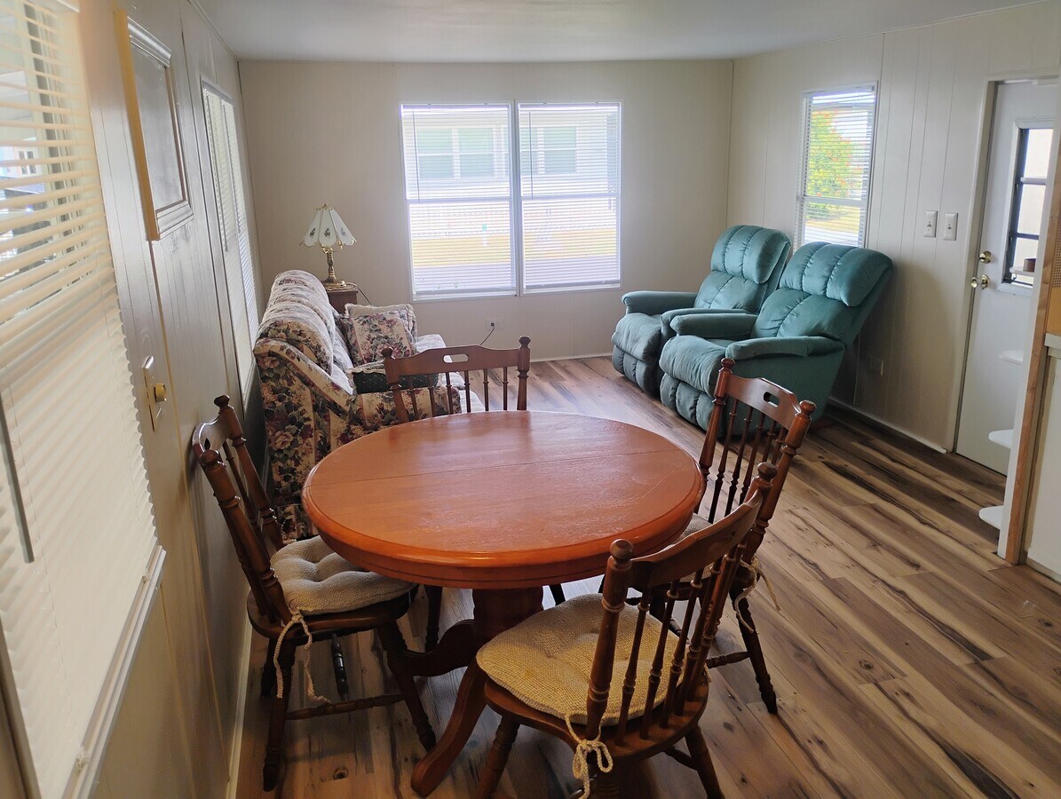 Photo - 37112 Sandra Ave