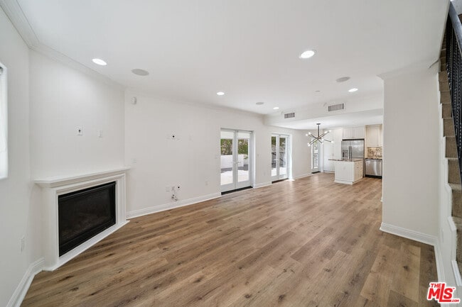 Building Photo - 1529 S Beverly Dr Rental