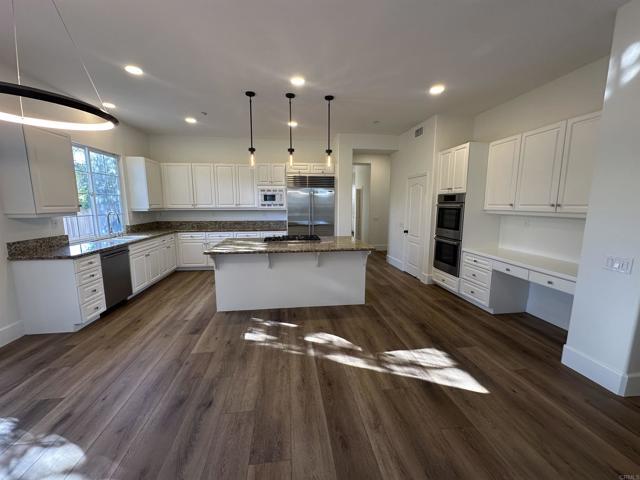 Photo - 845 Stratford Dr