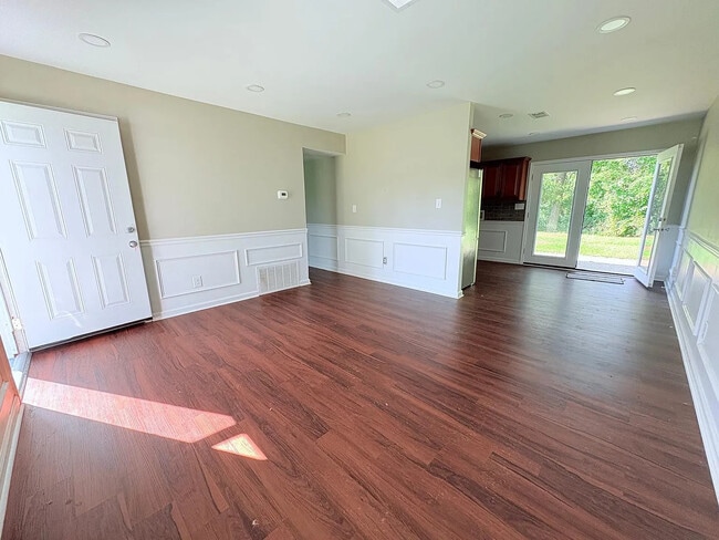 Photo - 10806 Milwaukee Way