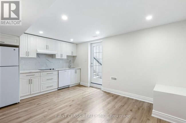 Photo - 802 Yates Dr