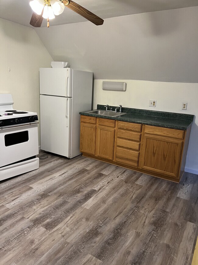 Photo - 29 Adams St Apartments Unit 3