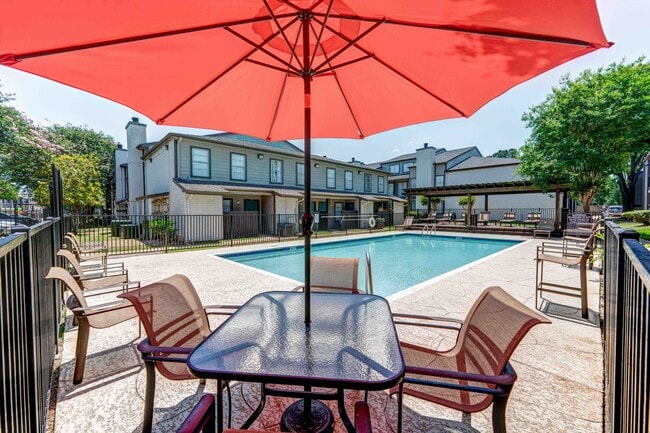 Pool Seating