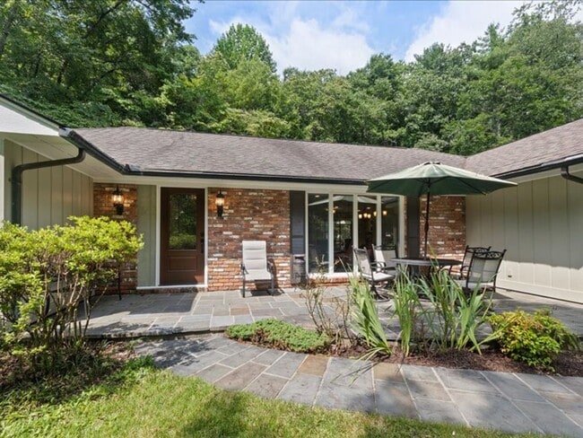 Photo - 1050 Illahee Rd