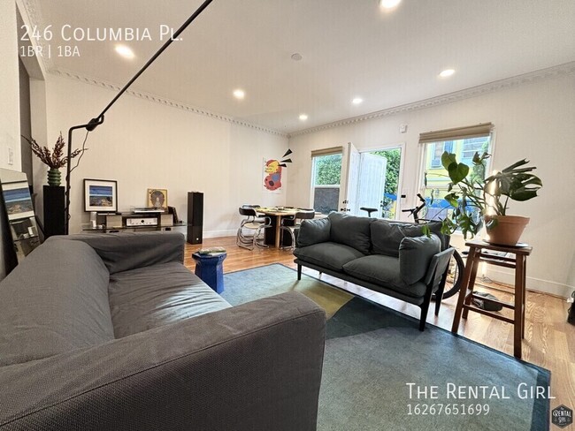 Building Photo - 246 Columbia Pl Rental