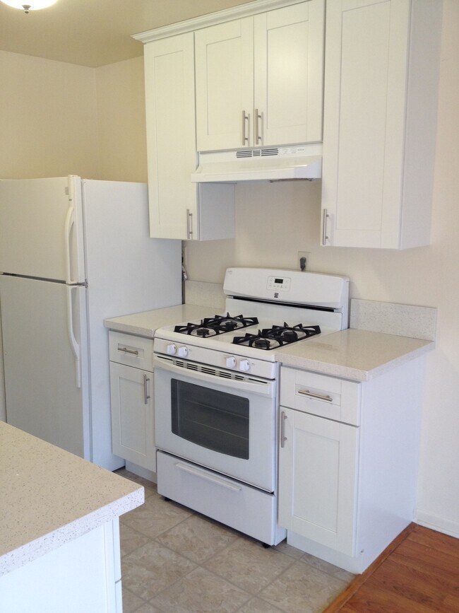 Photo - 372 W Doran St