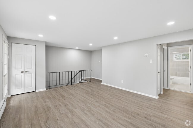 2BR, 1BA - 650SF - Living Room