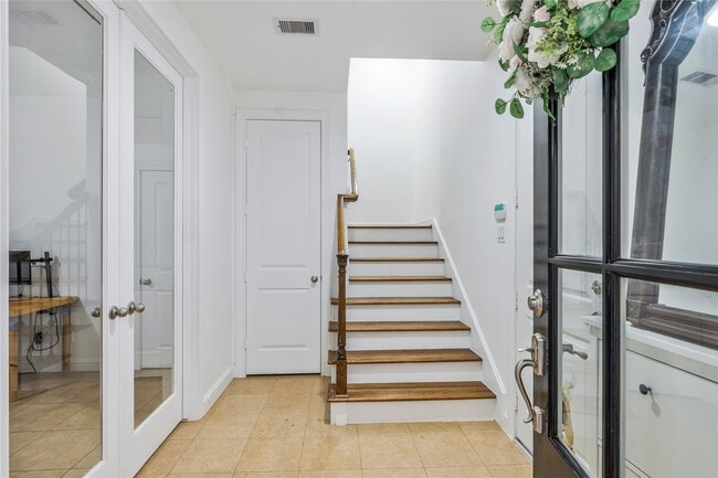Photo - 8817 Lakeshore Bend Dr