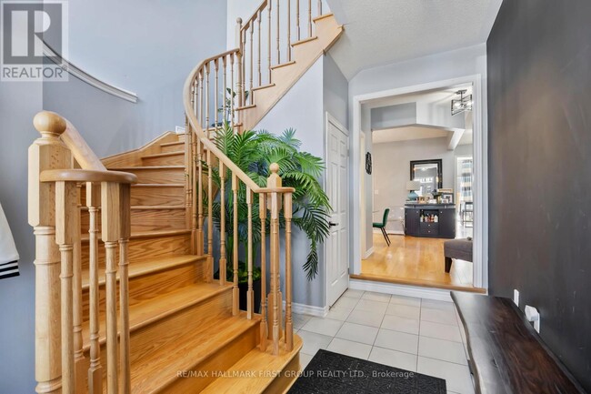 Photo - 307 Northglen Blvd