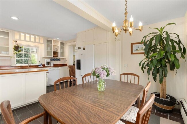 7 Old Ferry Rd