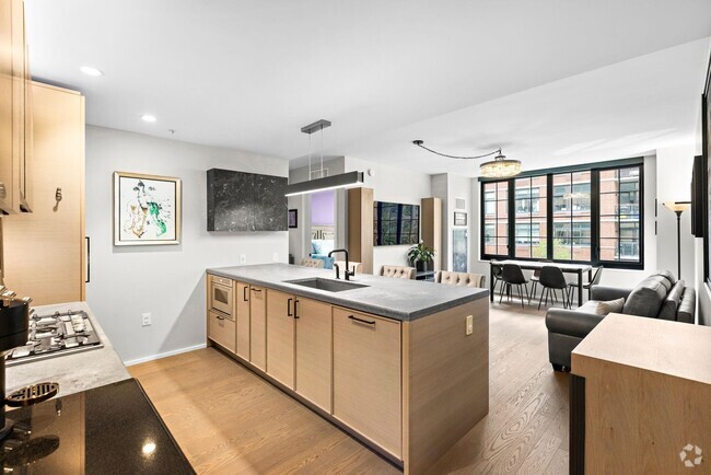 Building Photo - 1425 Hudson St Unit 2E Rental