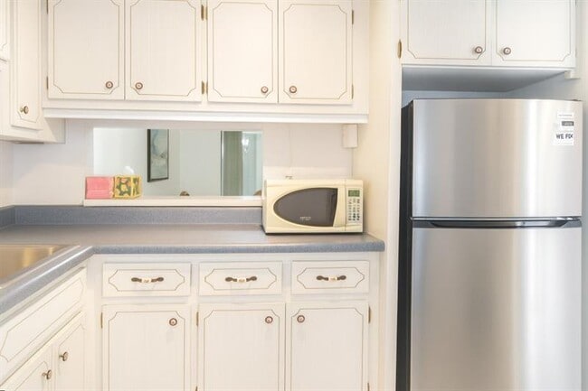 Photo - 950 Hillcrest Dr Unit 202