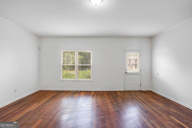 Photo - 2145 Hollywood Dr NW