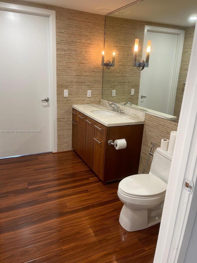 Photo - 50 Biscayne Blvd Unidad 702