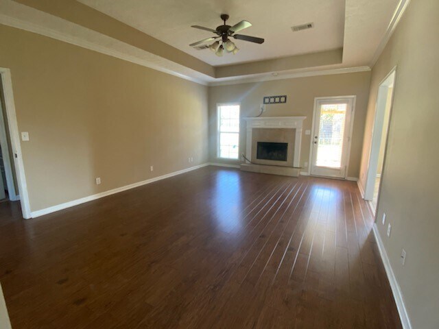 Photo - 419 Longwood Trail